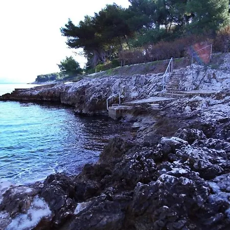 Apartment Eden - 30m From The Sea Slatine