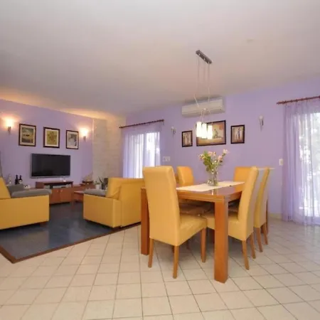 Apartment Eden - 30m From The Sea