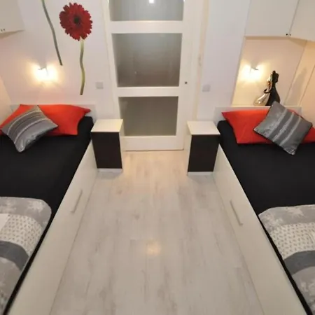 Apartment Eden - 30m From The Sea Slatine